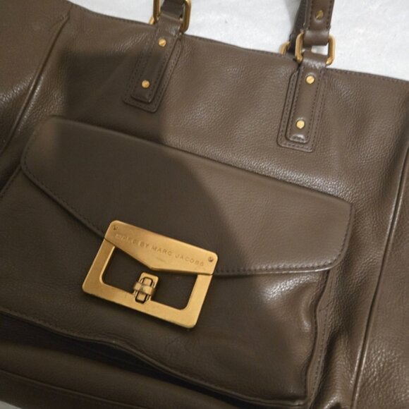 Authentic Mark Jacobs Leather Shoulder Hand Bag - Picture 2 of 4